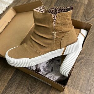 Sperry Leather Soletide Mid Boots